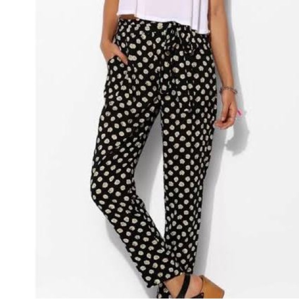 Anthropologie Daisy Printed Pants 
Pins & Needle
Size Small